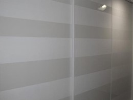 MODELO 3 PUERTAS DE SUELO A TECHO