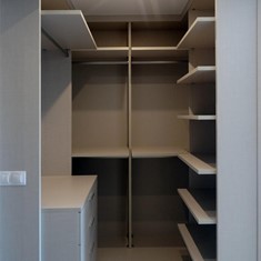 VESTIDOR SEMICAJAS